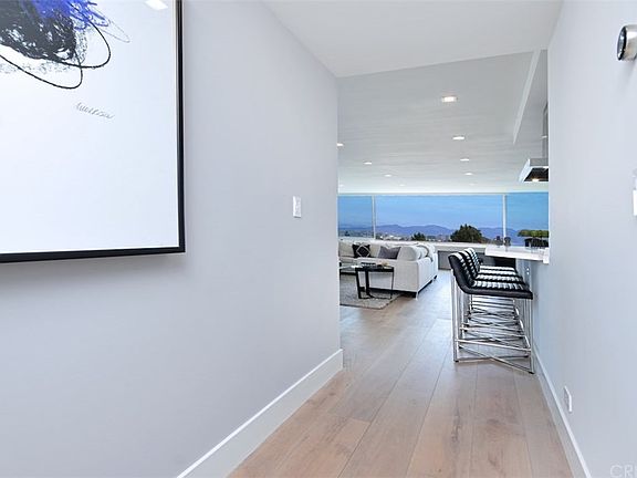 5th image of 2222 Avenue Of The Stars Unit 504