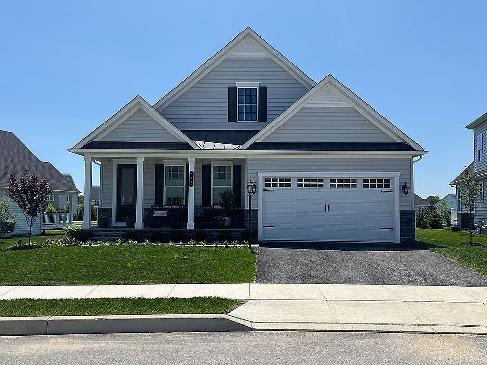 2nd image of 956 Eakins Cir