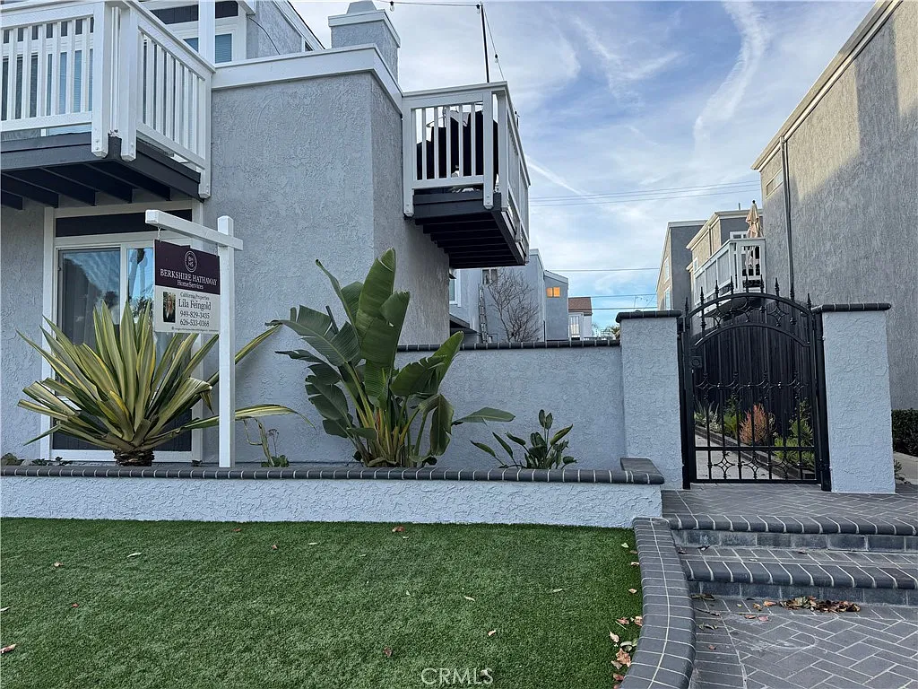 2 bed, 2.5 bath, 800 sqft, $3,800 — Photo 2