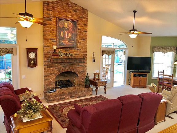 3rd image of 404 Horseshoe Ln