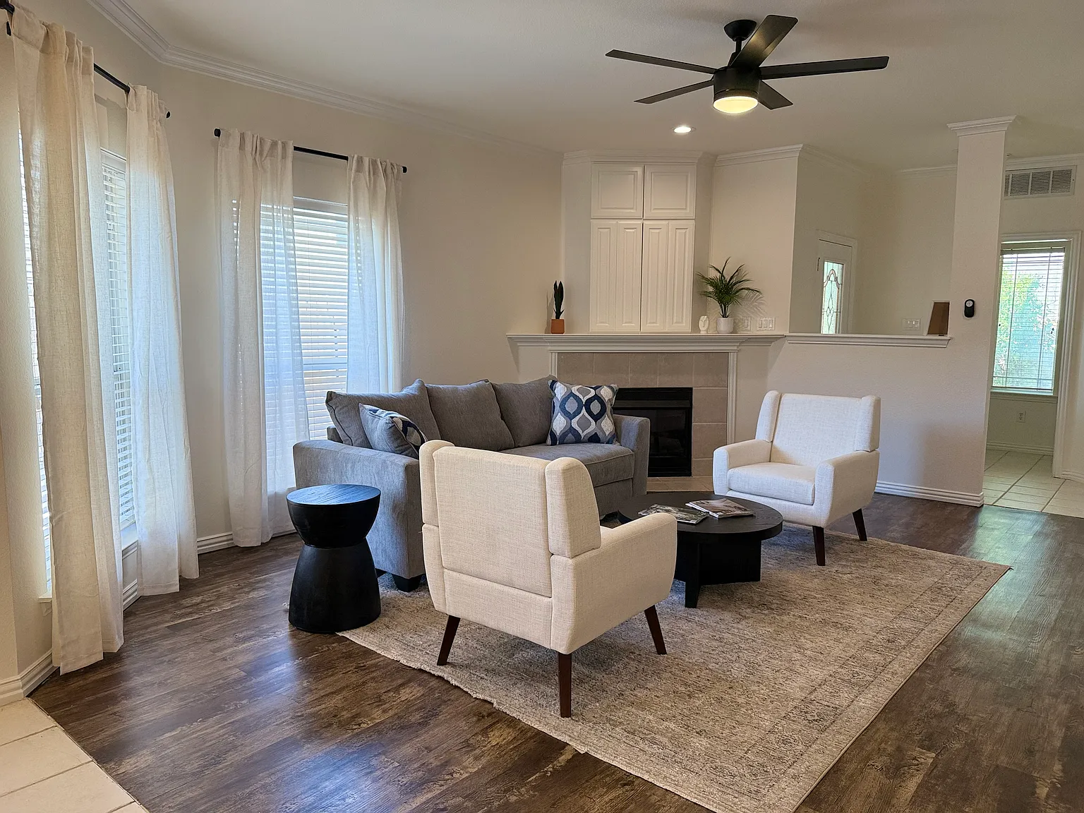 4610 Oak Club Dr — Photo 4