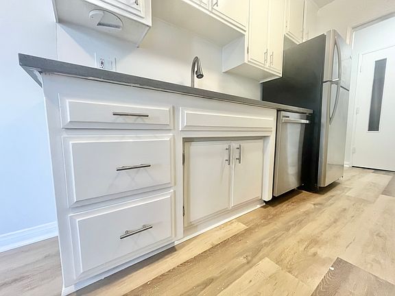 3rd image of 8011 Romaine St #115A