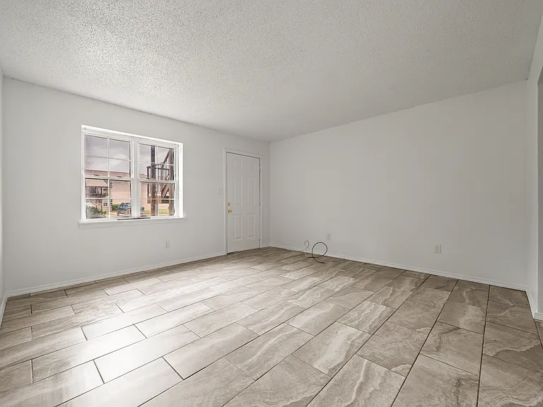 849 Elm St — Photo 36