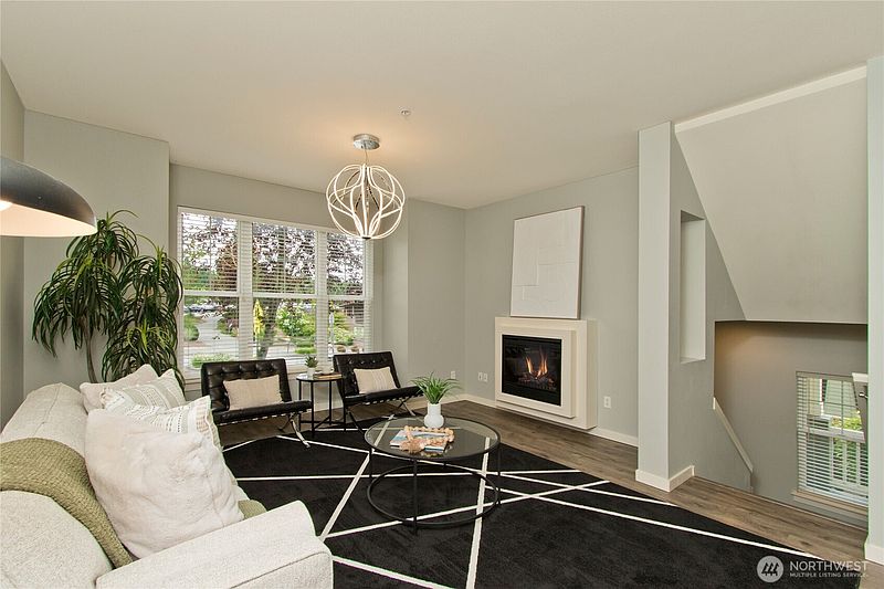 5th image of 1843 NE Kenyon Court