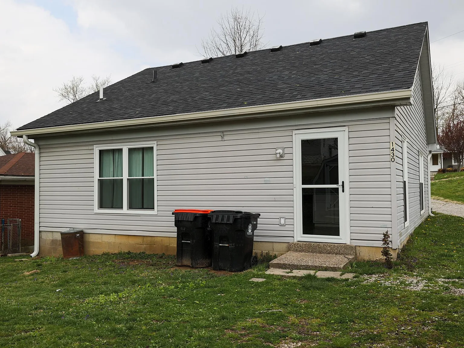 1430 Arling Ave — Photo 2