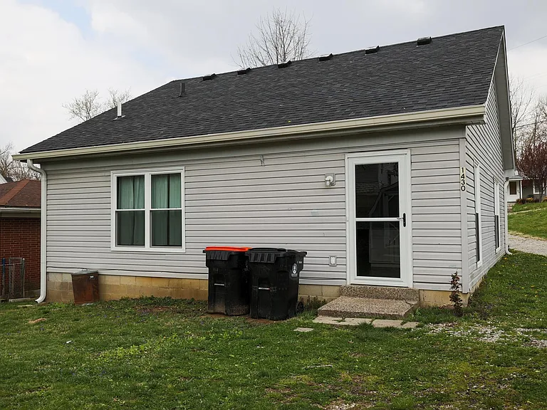 1430 Arling Ave — Photo 2