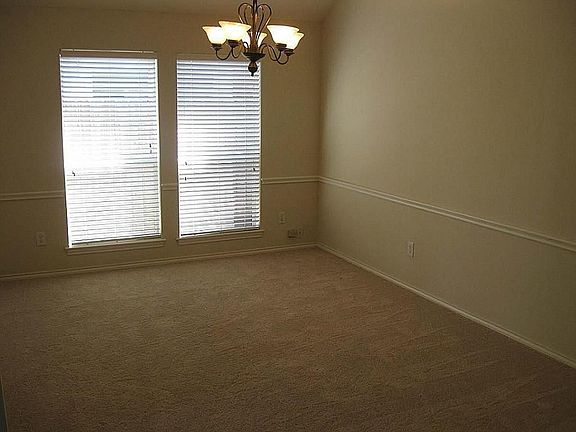 2nd image of 3211 Summerland Dr