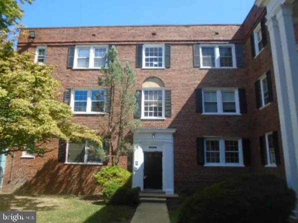 3823 W St SE APT 102, Washington, DC 20020