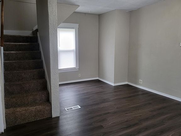 5th image of 1071 1st St