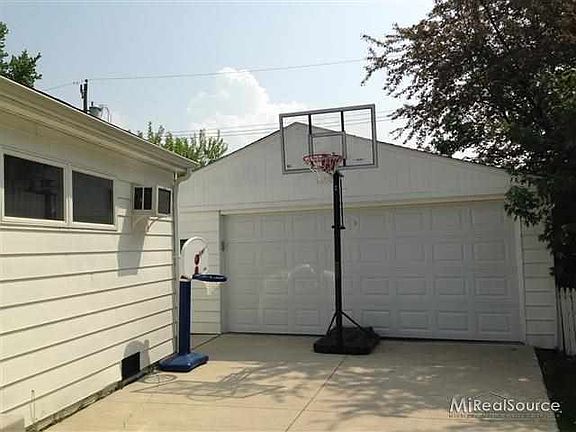 5th image of 34280 Wilke Dr