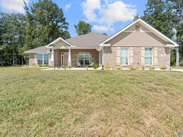174 Summit Lakes Dr, Athens, AL 35613