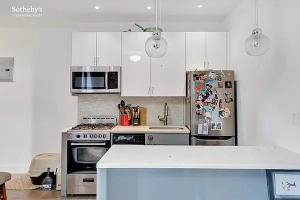 Rented by Sotheby's International Realty | media 8