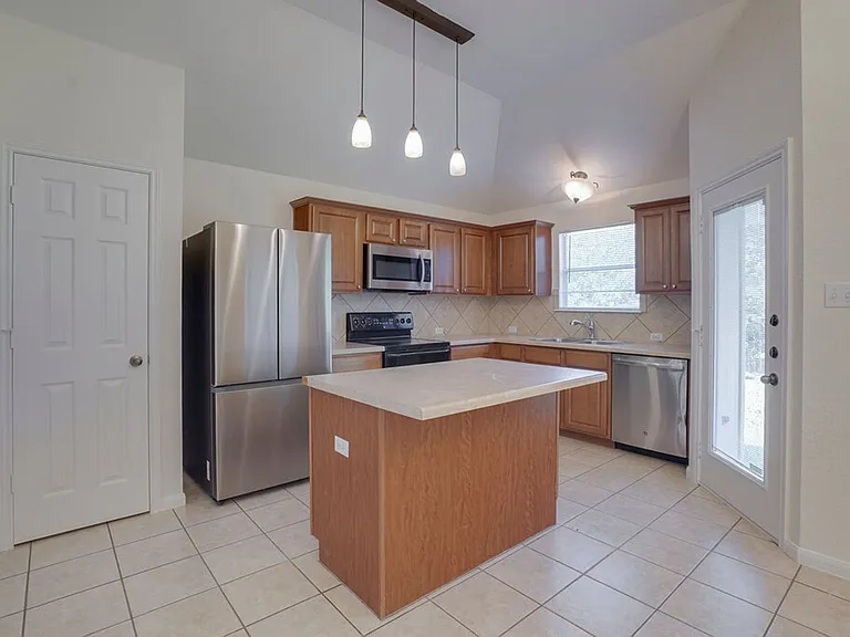 311 Gainer Dr — Photo 4