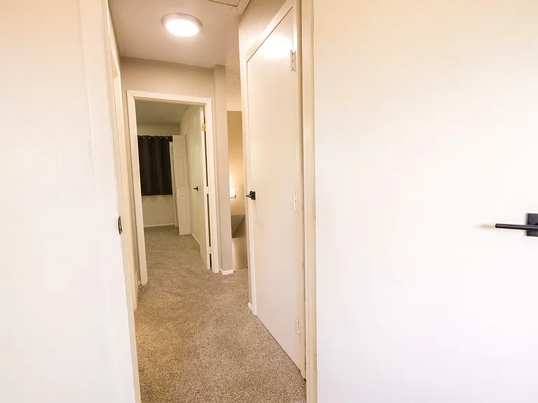 938 Coronado Pkwy S #B — Photo 12