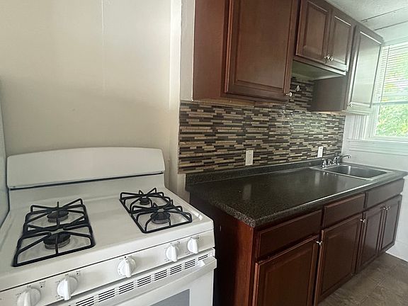 3rd image of 177 Blaine St APT 2
