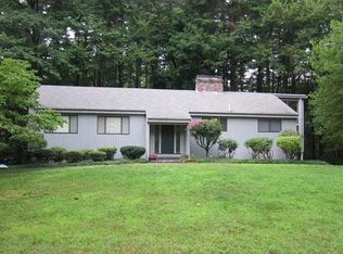 8 Robinwood Rd, Acton, MA 01720