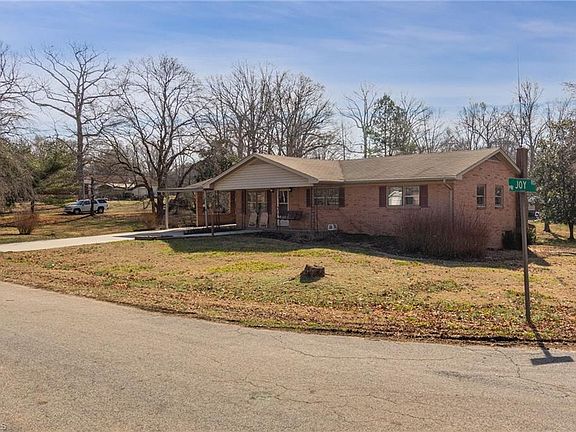 2nd image of 178 Jett Dr