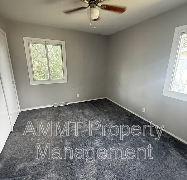 900 S 7th St — Photo 10