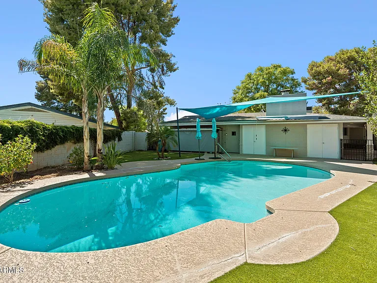 2054 E Rancho Dr — Photo 1