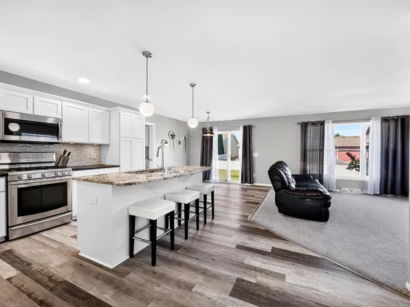 4716 Catalina Pkwy, Mc Farland, WI 53558
