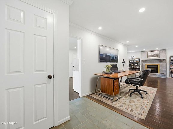 3rd image of 520 Berlin Dr
