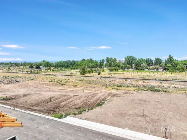 1018 Liberty St, Gooding, ID 83330