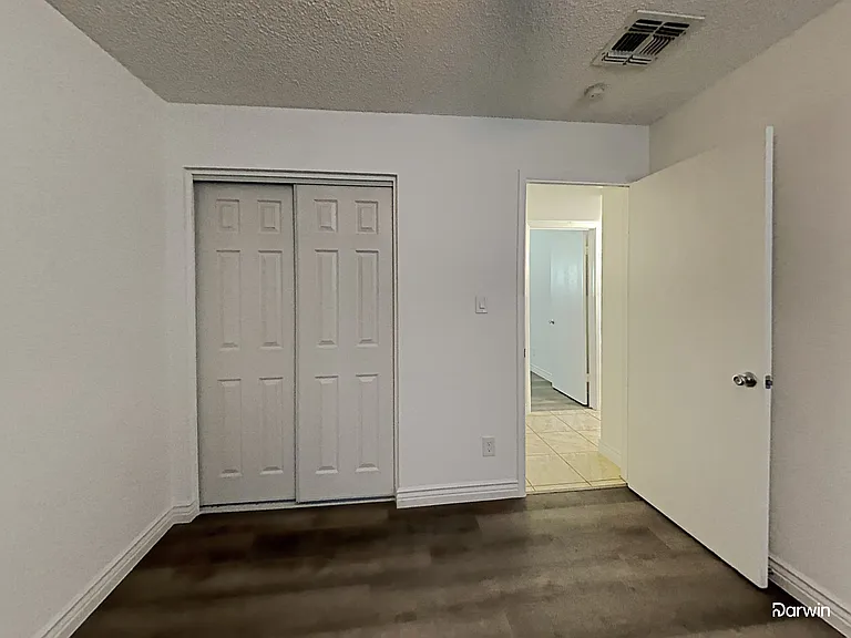 2402 W Altadena Ave — Photo 9