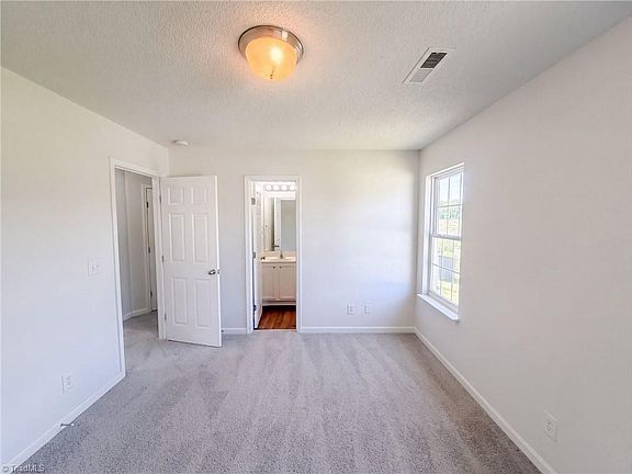 4th image of 6008 White Chapel Way
