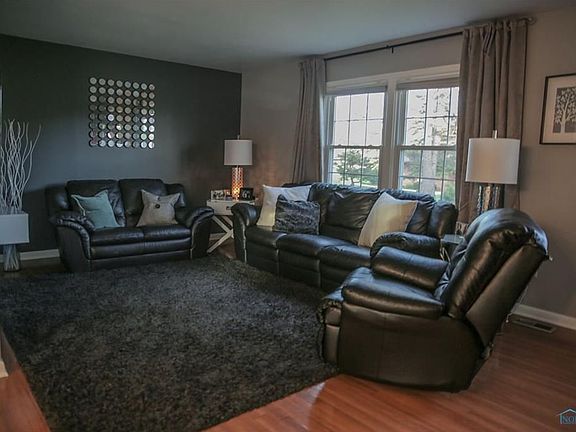 2nd image of 22 Meadowbrook Dr