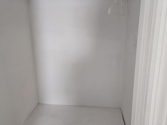 4th image of 318 Doane Ave Floor 2