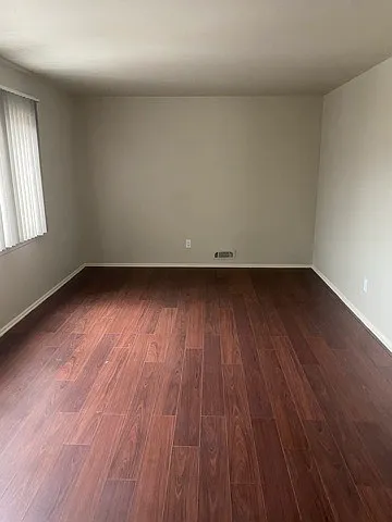 8 Evelyn Ct #2 — Photo 5