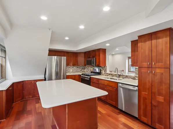 325 Kristin COURT W W, Brookfield, WI 53045