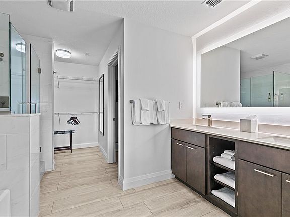 5th image of 14501 GROVE RESORT AVENUE #3619