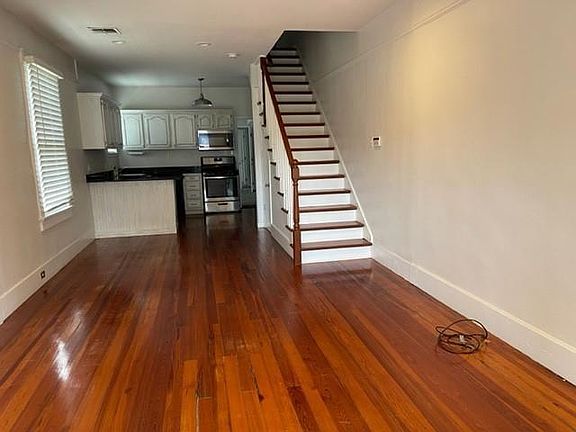4th image of 306 Elmeer Ave