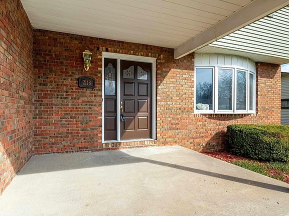 3rd image of 2118 W 30th St