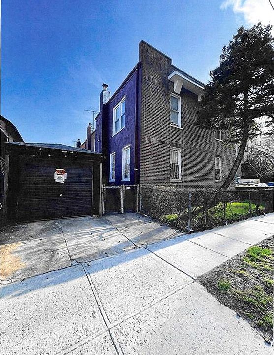 2nd image of 799 Brooklyn Ave