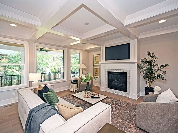 4th image of 3723 Drakewood Dr