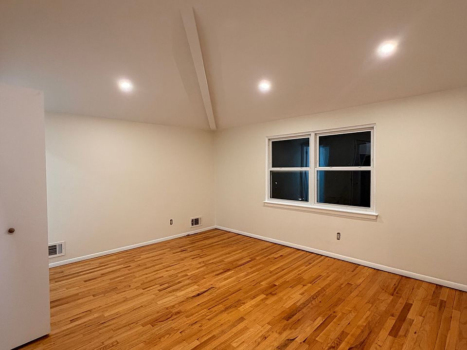 1st image of 421 Jefferson Ave #3