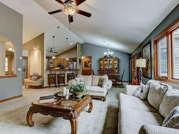 3rd image of 10174 S Janus Dr