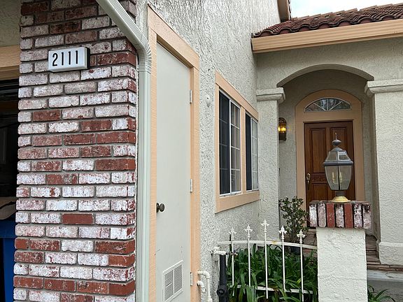 2nd image of 2111 Cuesta Dr