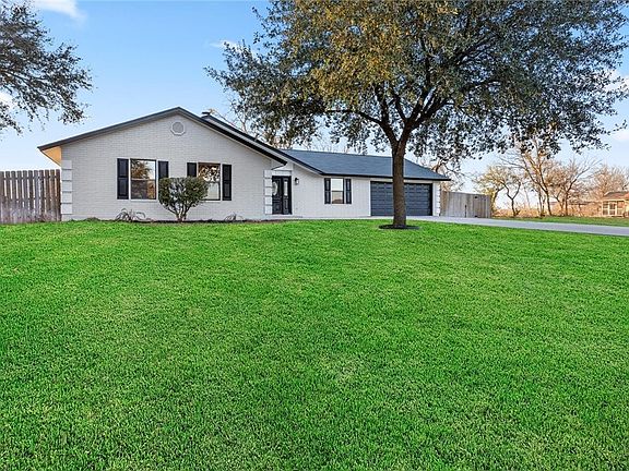 2nd image of 300 Ridge Crest Dr