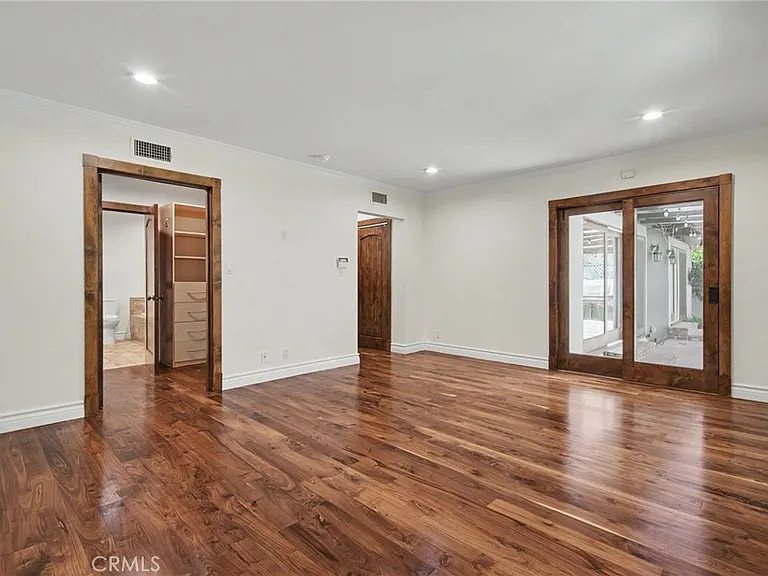 738 N Kenter Ave — Photo 18