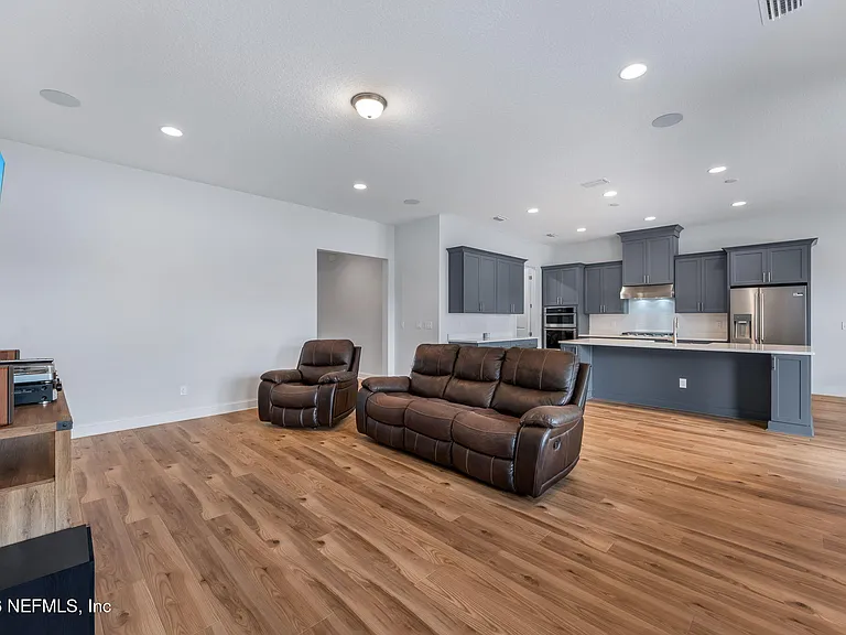 281 Pine Grove Point — Photo 5