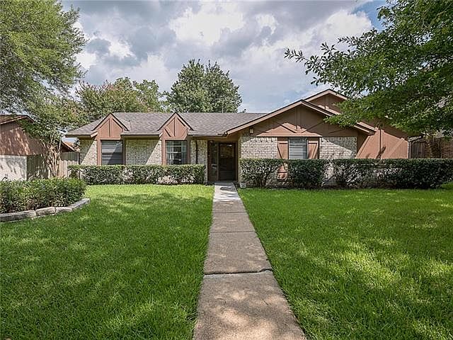 1st image of 3004 Jamestown Dr