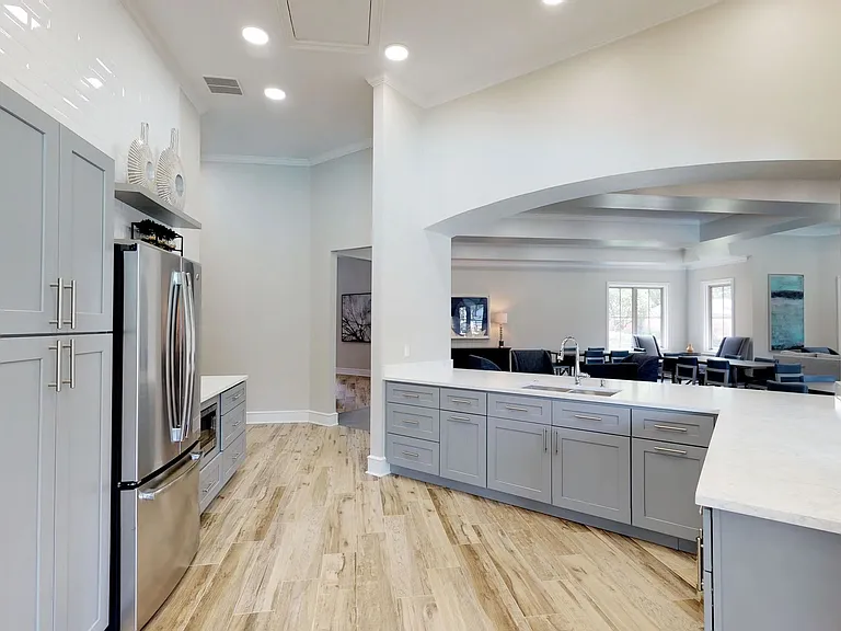 Oaks Riverchase Apartments — Photo 24
