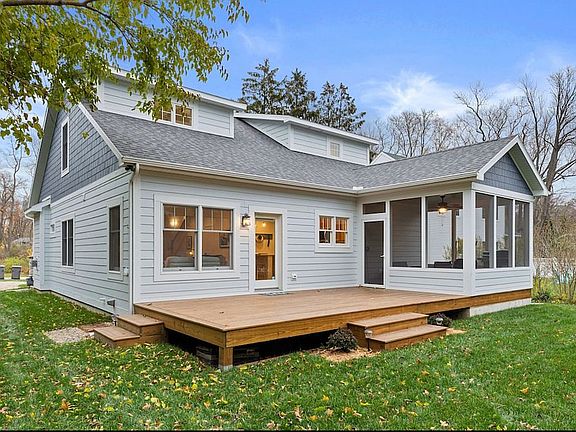4th image of 10266 Apple Ave