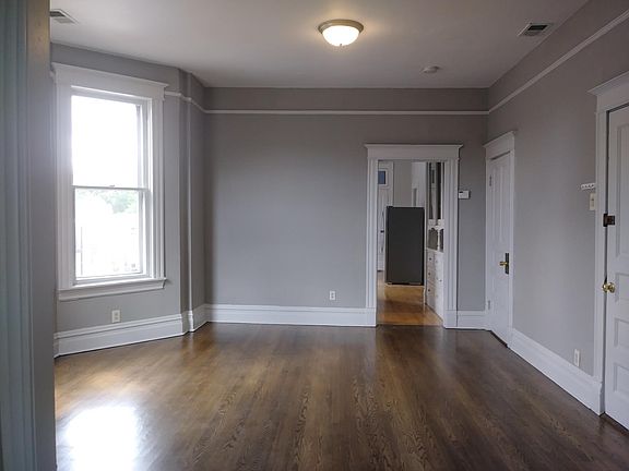 2nd image of 900 N Washtenaw Ave #3