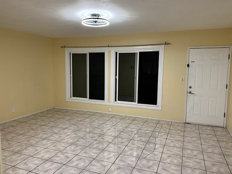 5347 N Olive Ave — Photo 2