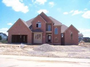 32705 Bondie Dr, Rockwood, MI 48173