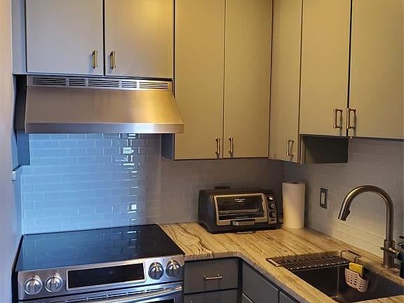 3rd image of 15 E Kirby St APT 1230